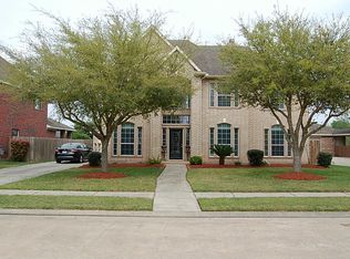 3809 Houston Lake Dr, Pearland, TX 77581