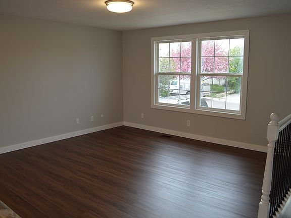 4th image of 250 Elm St