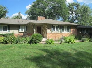 28112 Hawberry Rd, Farmington Hills, MI 48331