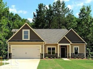 161 Amhurst Cir, West Point, GA 31833