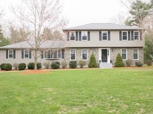 10 Garry Dr, Medfield, MA 02052