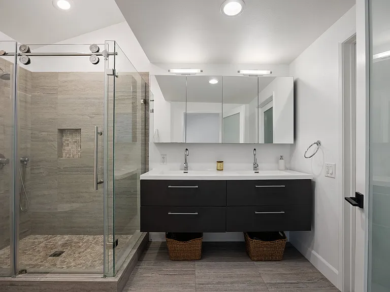 17165 Palisades Cir — Photo 24