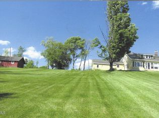 15 Loneoak Lane, Petersburgh, NY 12138