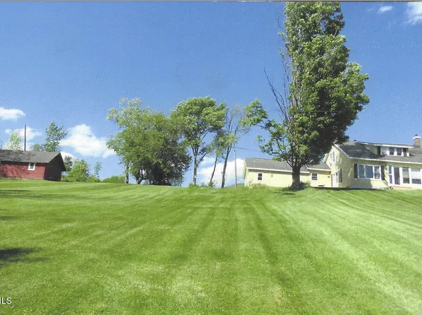 15 Loneoak Lane, Petersburgh, NY 12138