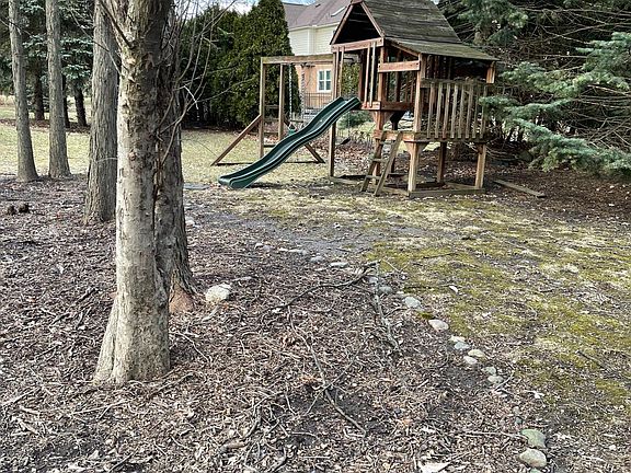 3rd image of 3869 Roseglen Ct