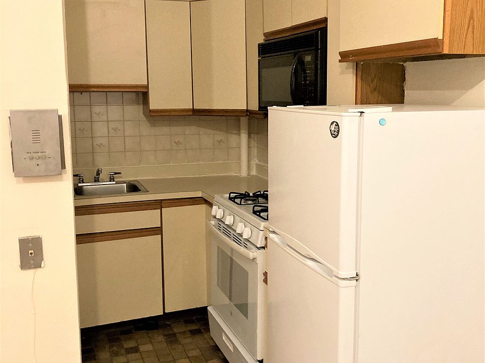 1st image of 57 Russell St #1