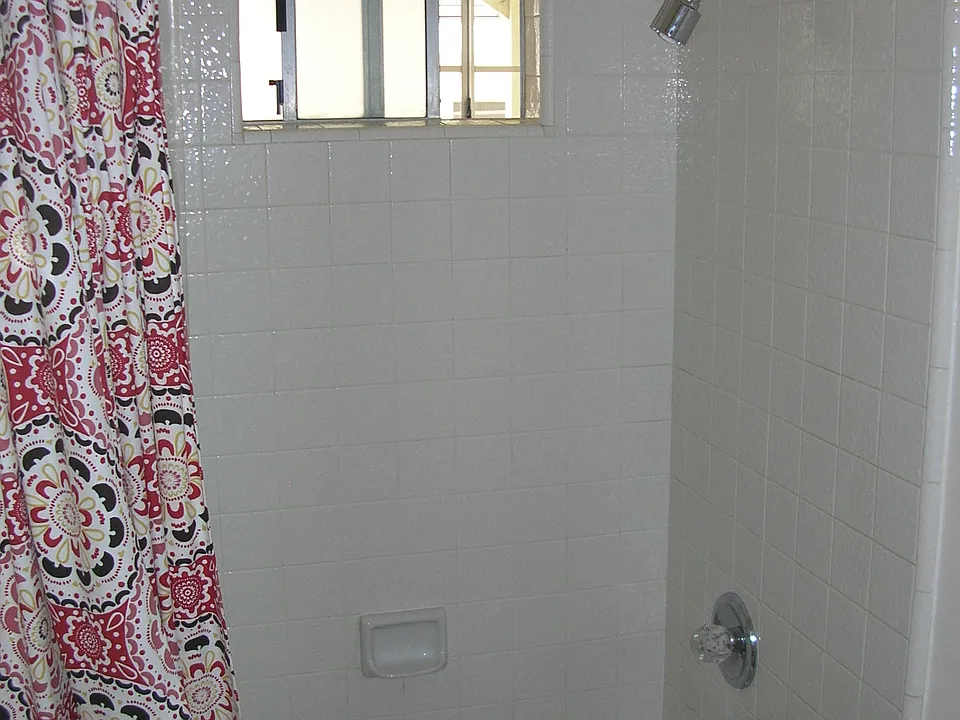 Shower, new hardware