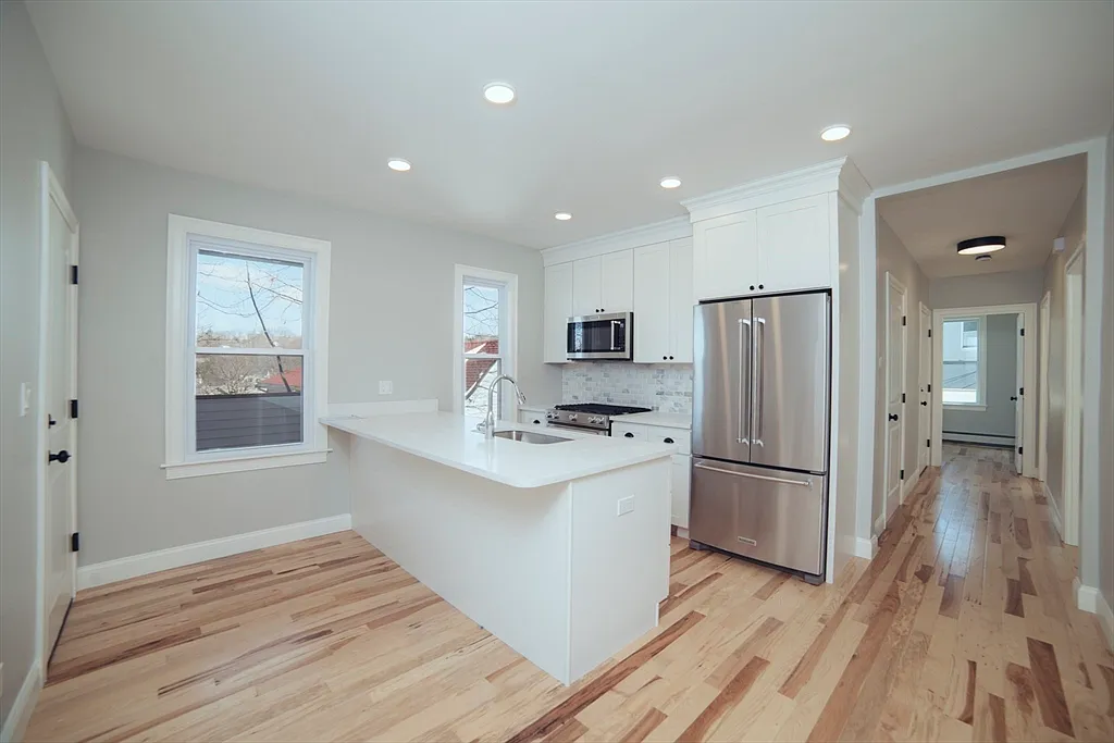 3 bed, 1.5 bath, 9999 sqft, $3,750 — Photo 1