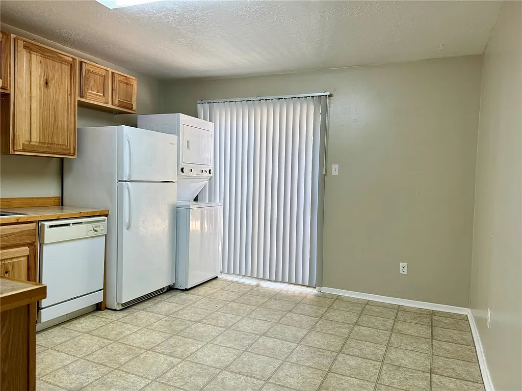 2 bed, 746 sqft, $925 — Photo 4