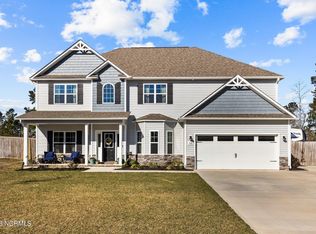 702 Peytons Lake Ln, Hubert, NC 28539