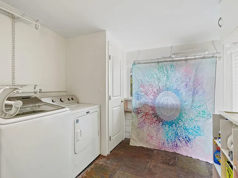 531 Dufour St — Photo 12