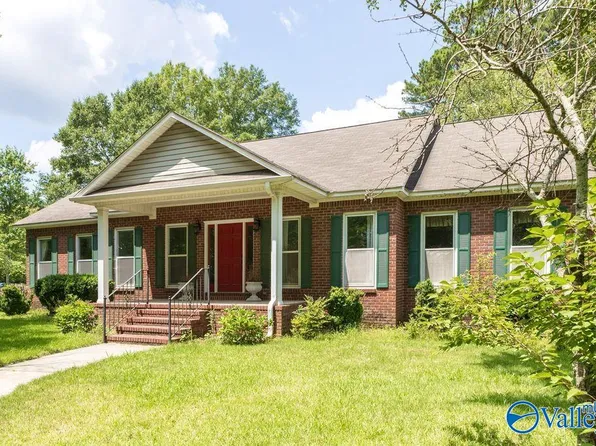 1104 Beverly St NE, Hartselle, AL 35640