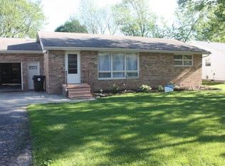 510 E Water St, Farmer City, IL 61842