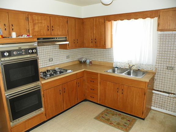4th image of 10460 W Fullerton Ave