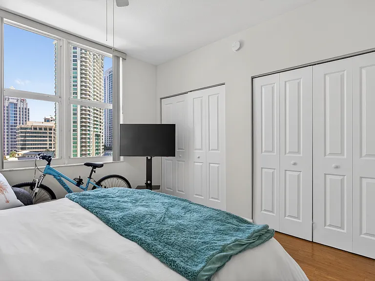 511 SE 5th Ave #1102 — Photo 14