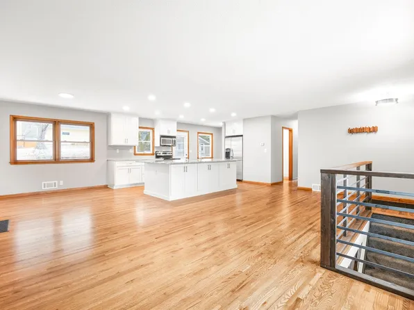 8309 Harrison Rd, Bloomington, MN 55437