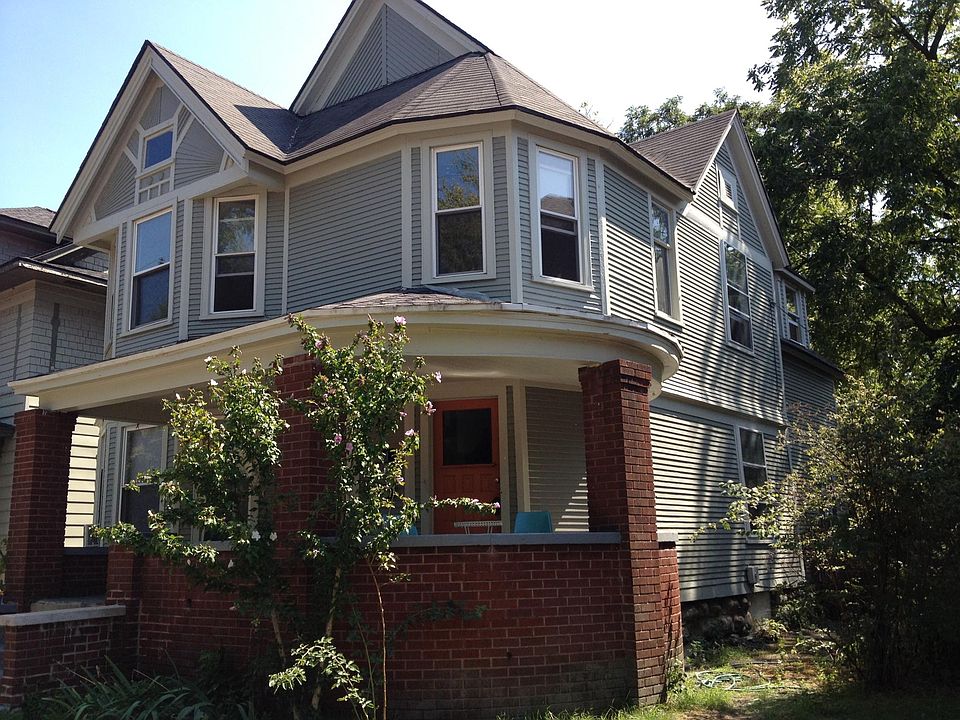 1st image of 1322 Wealthy St SE #1