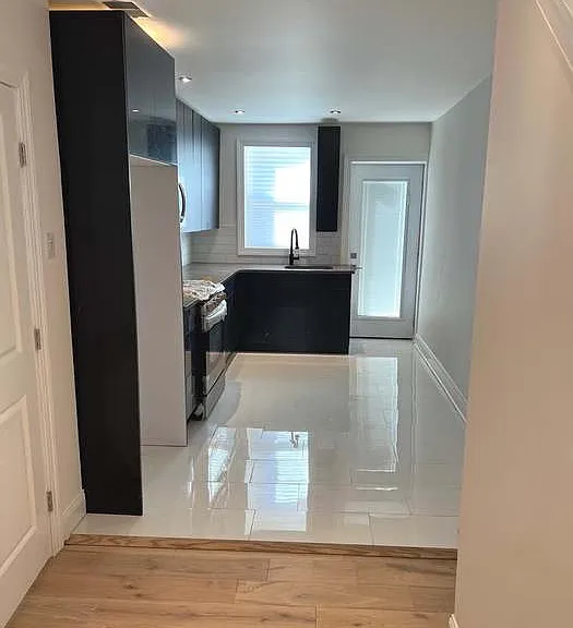 406 Sloan St — Photo 8