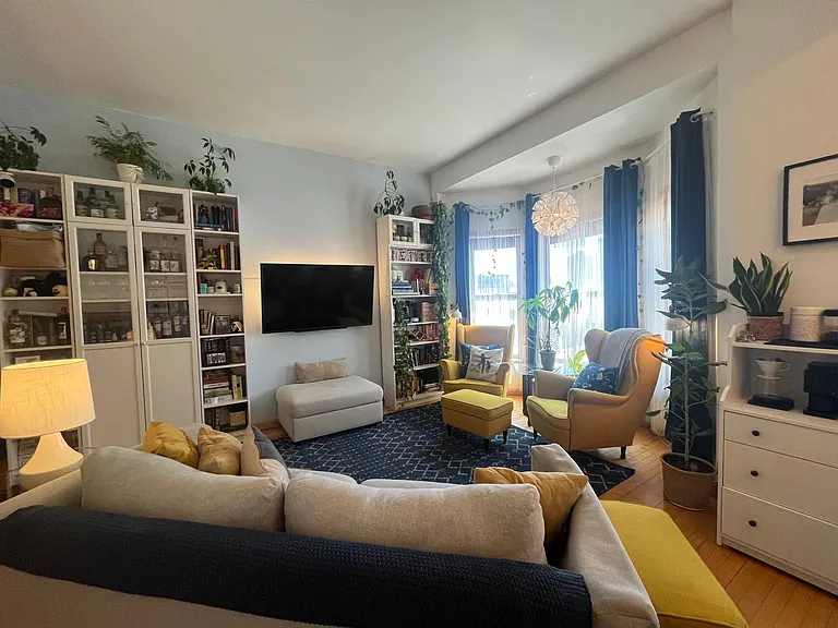 624 E Ogden Ave — Photo 9
