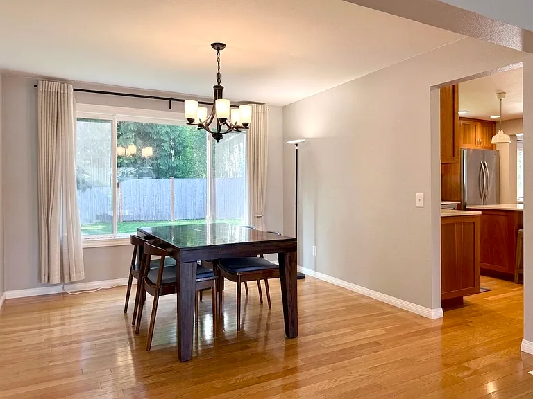 18913 SE 44th Pl — Photo 4