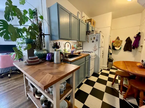 412 3rd St NE, Washington, DC