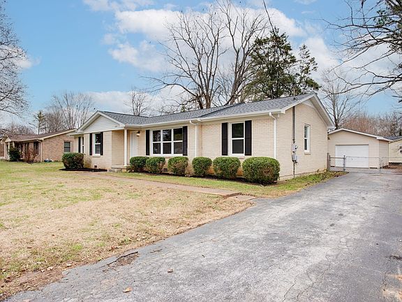 3rd image of 223 Hampton Rd