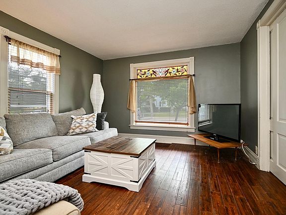 4th image of 271 E Sanborn St