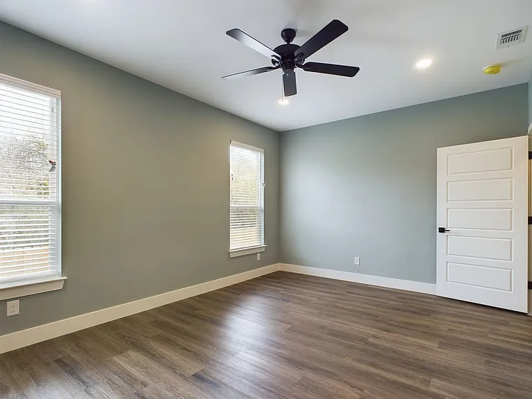505 Mooney Ln — Photo 9