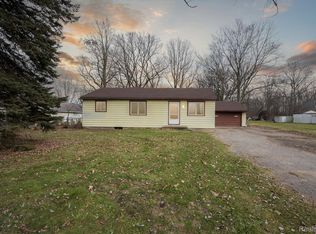 3221 Kleinpell St, Burton, MI 48529