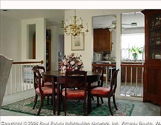 3rd image of 305 Worthington Sq