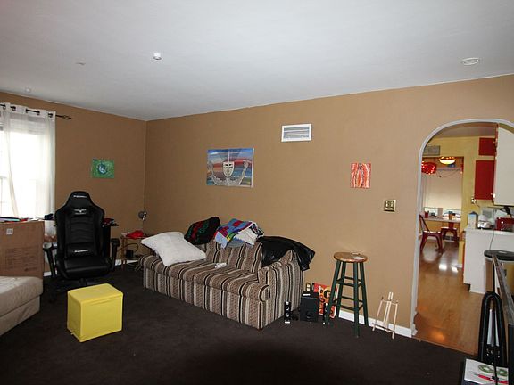4th image of 2001 N Maplewood Ave