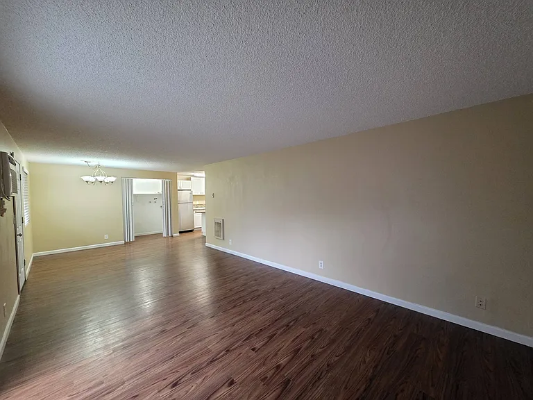 404 Belle Ave #2 — Photo 8