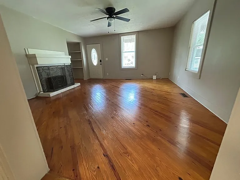 411 Mill St — Photo 6