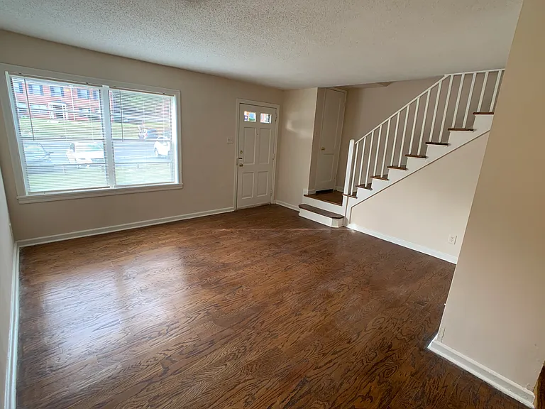 1691 Valley Ave — Photo 10