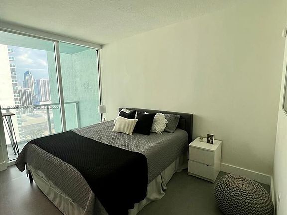 5th image of 1900 N Bayshore Dr APT 2807