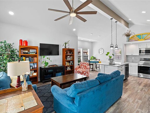 2nd image of 2367 Scotts Cir