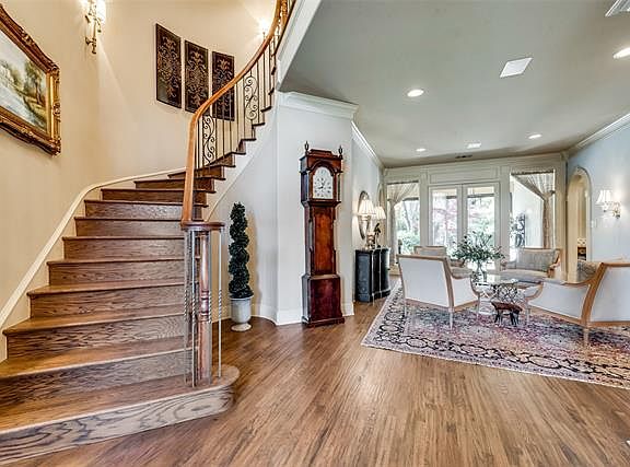 3rd image of 1856 Barrington Ct