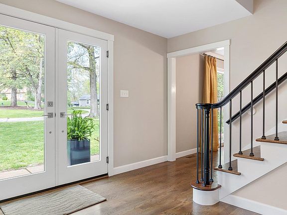 5th image of 1680 Foxleigh Ct