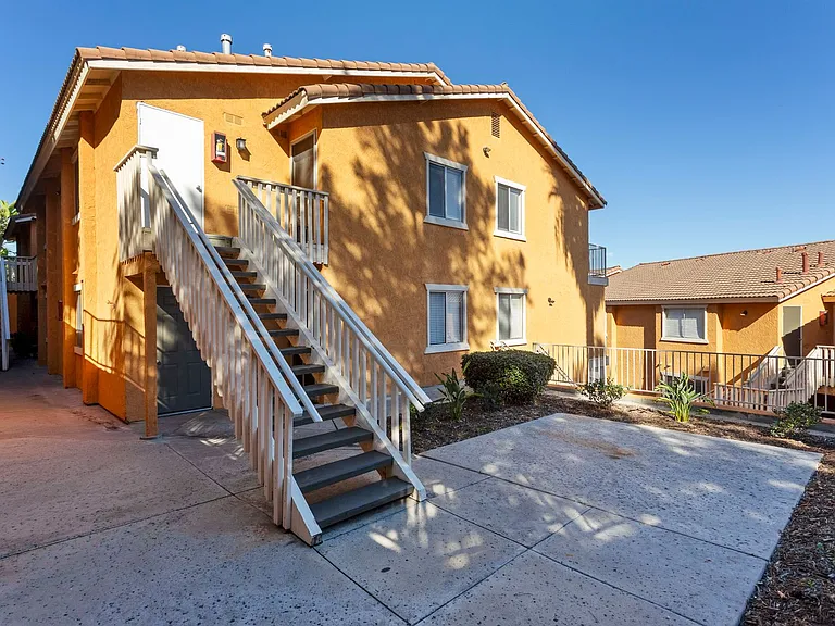 Tuscany Hills Apartments — Photo 42