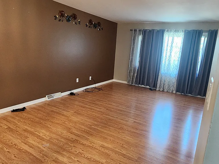8624 Garfield Ave — Photo 18