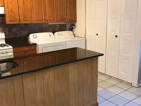 3rd image of 1562 Cove Dr