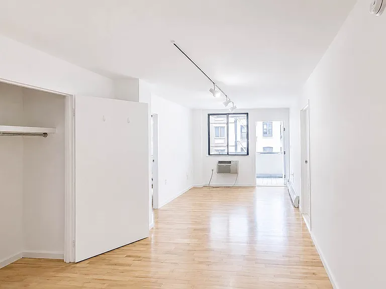 49 Ludlow St #7C — Photo 1