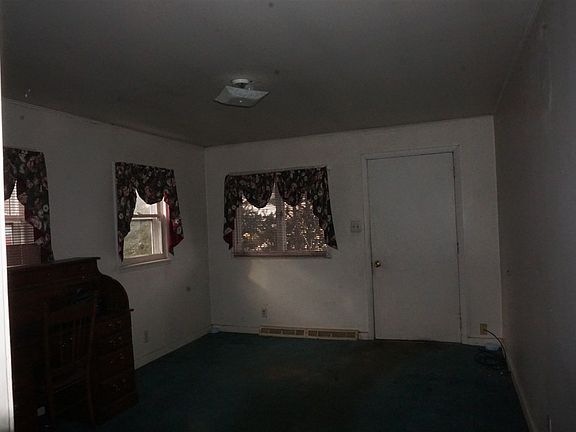 5th image of 24084 Himebaugh Ave