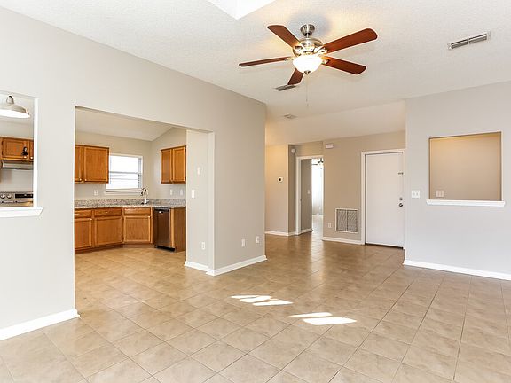4th image of 888 Majestic Cypress Dr N