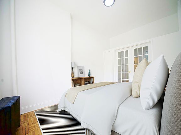 4th image of 715 E 5th St #1F