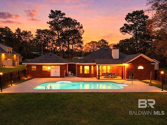 3rd image of 32185 Buzbee Rd
