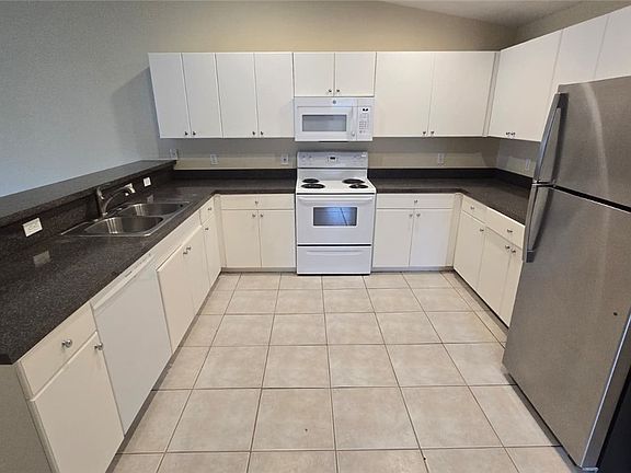 4th image of 4824 Leonard Blvd S