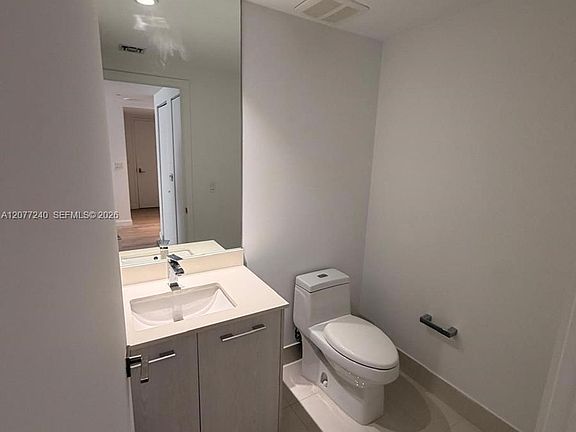 5th image of 55 SW 9th St APT 3609