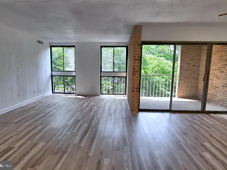 1580 Moorings Dr #11B — Photo 1