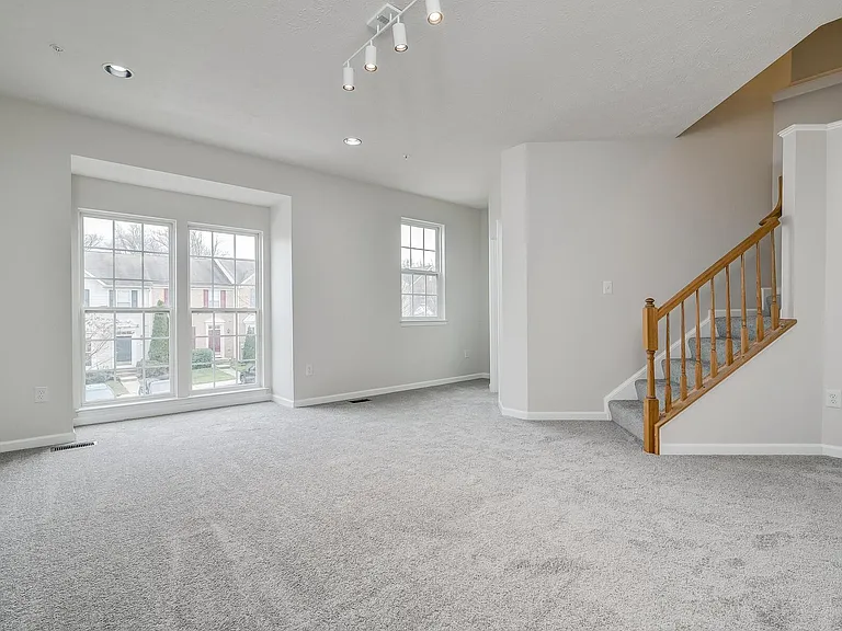1432 Pangbourne Way — Photo 5